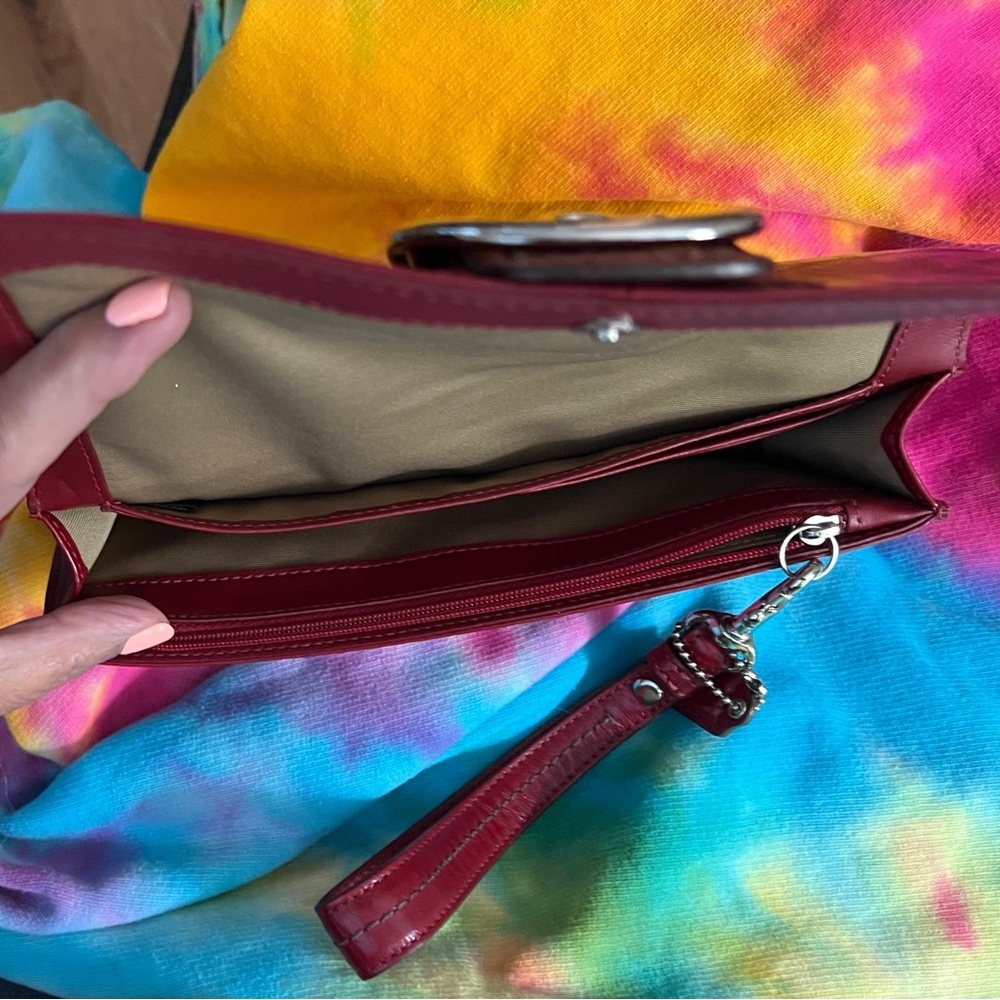 Coach ~ BLEEKER Crimson Red Patent Leather Large Buckle Wristlet Wallet F43371 - Picture 7 of 11
